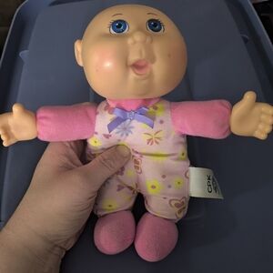 Baby cabbage patch kids.